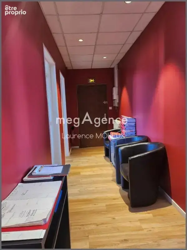 Bureaux 115 m2 - centre ville/Remparts - photo 4
