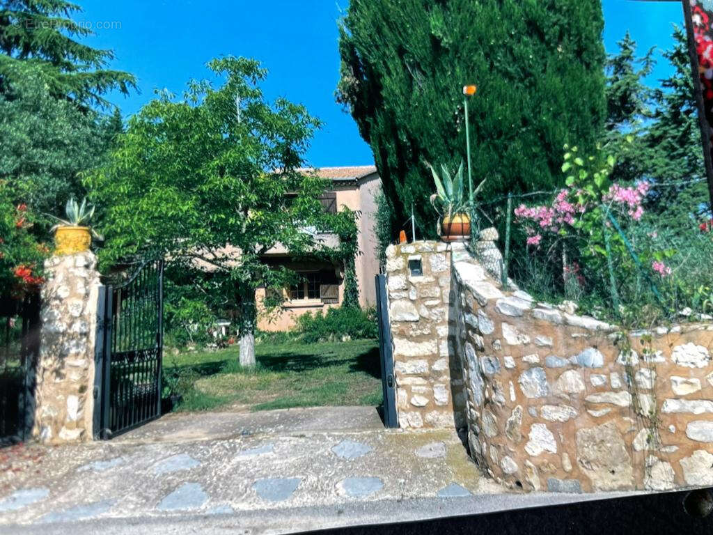 Villa t6 sur 1172 m2 - photo 4