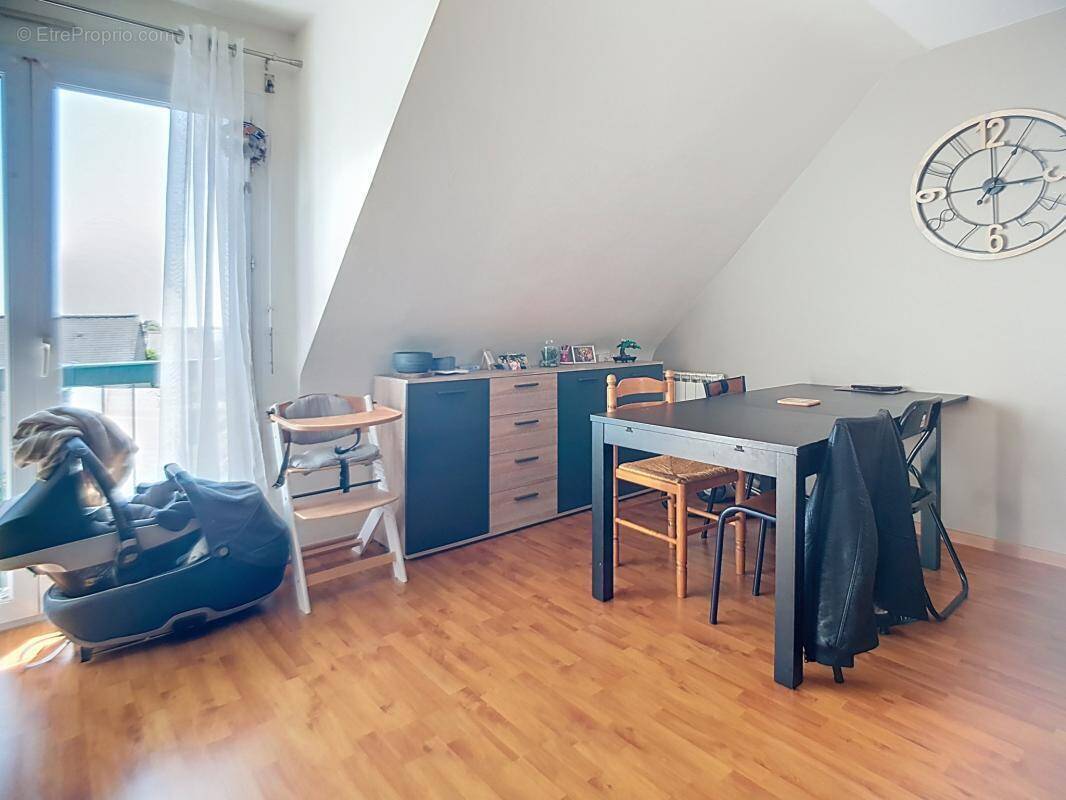 Appartement à LA MEZIERE