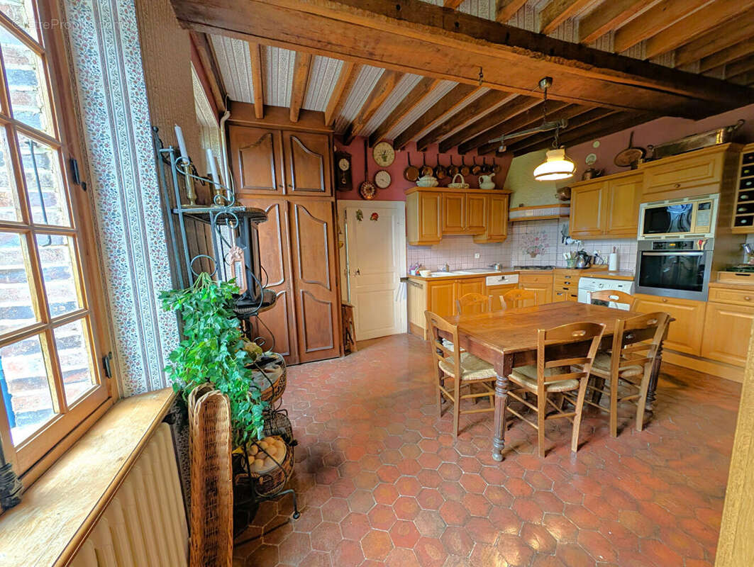 Maison à AILLANT-SUR-THOLON