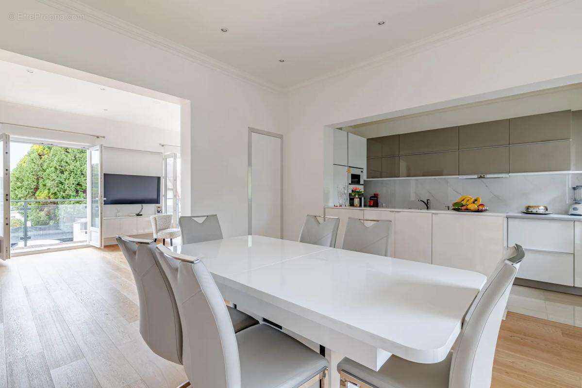 Maison à CHENNEVIERES-SUR-MARNE