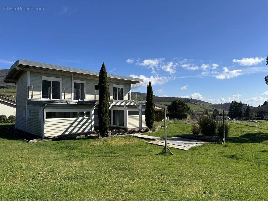 Maison à SAINT-DIDIER-SUR-BEAUJEU