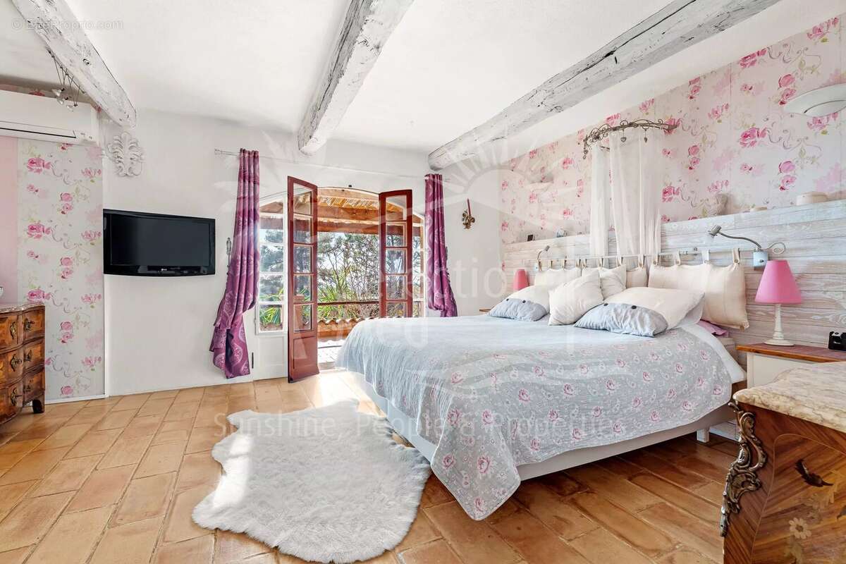 Maison à TOURRETTES-SUR-LOUP