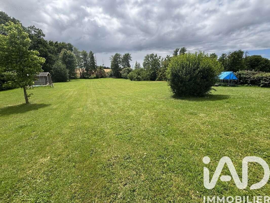 Maison 325 m² à Manou  - photo 8