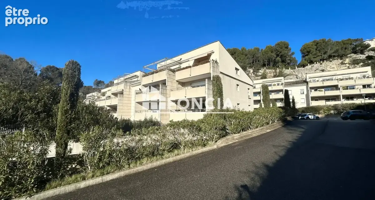 Villeneuve lès Avignon, appartement de type 2 avec Garage dans résidence sécurisée - photo 2