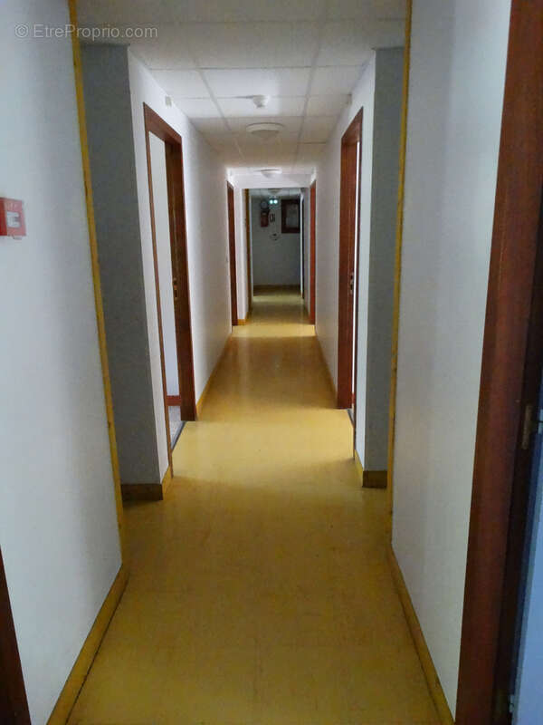 Commerce à LAVALDENS