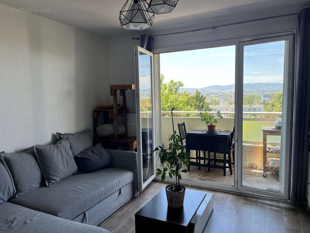 Appartement à JASSANS-RIOTTIER