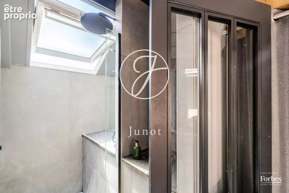 Paris 18e - MONTMARTRE / CAULAINCOURT - Atelier d'artiste - 88,26m² au sol - 77,55m² Carrez - 2 chambres - Dernier étage - photo 22