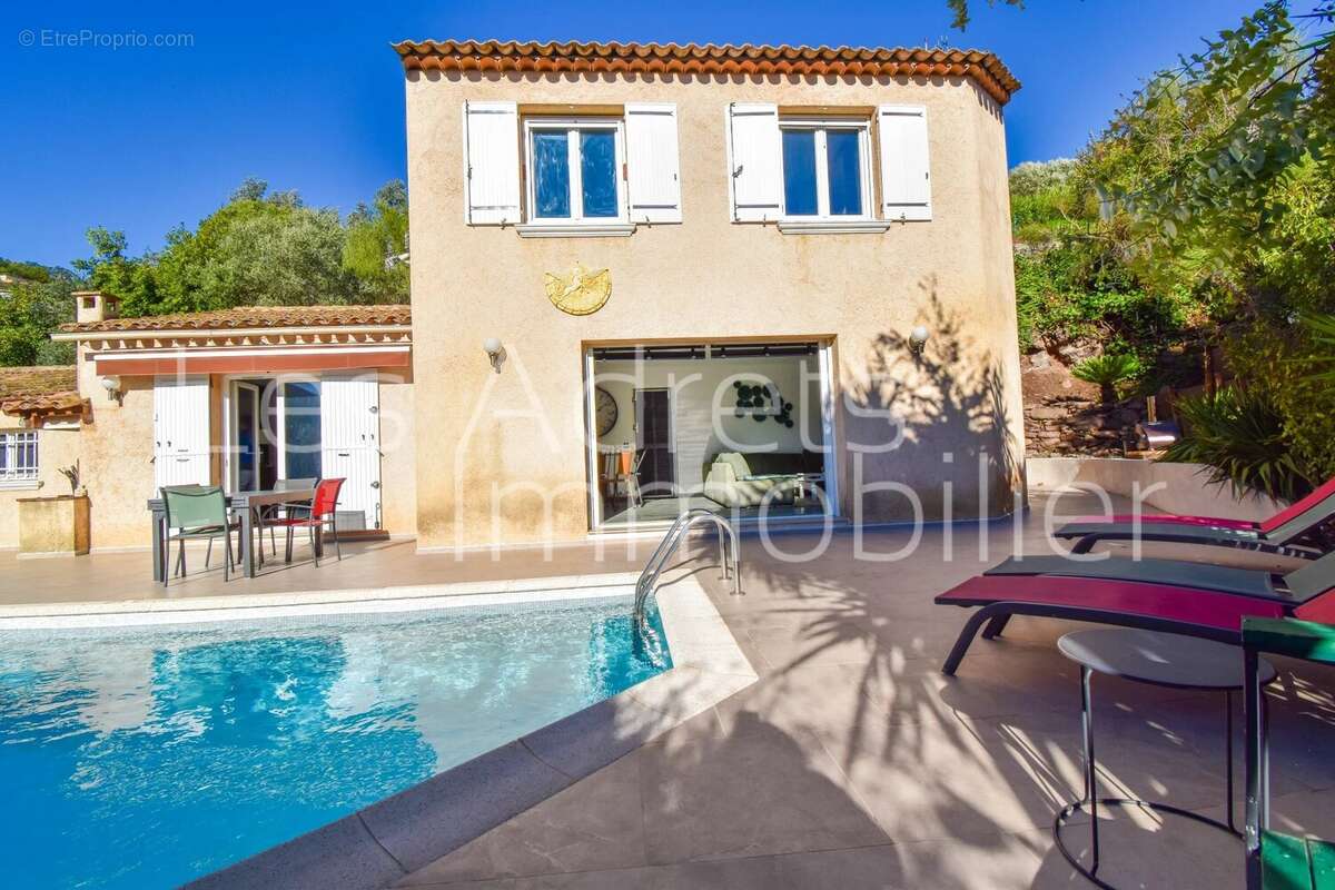 Maison à LES ADRETS-DE-L&#039;ESTEREL