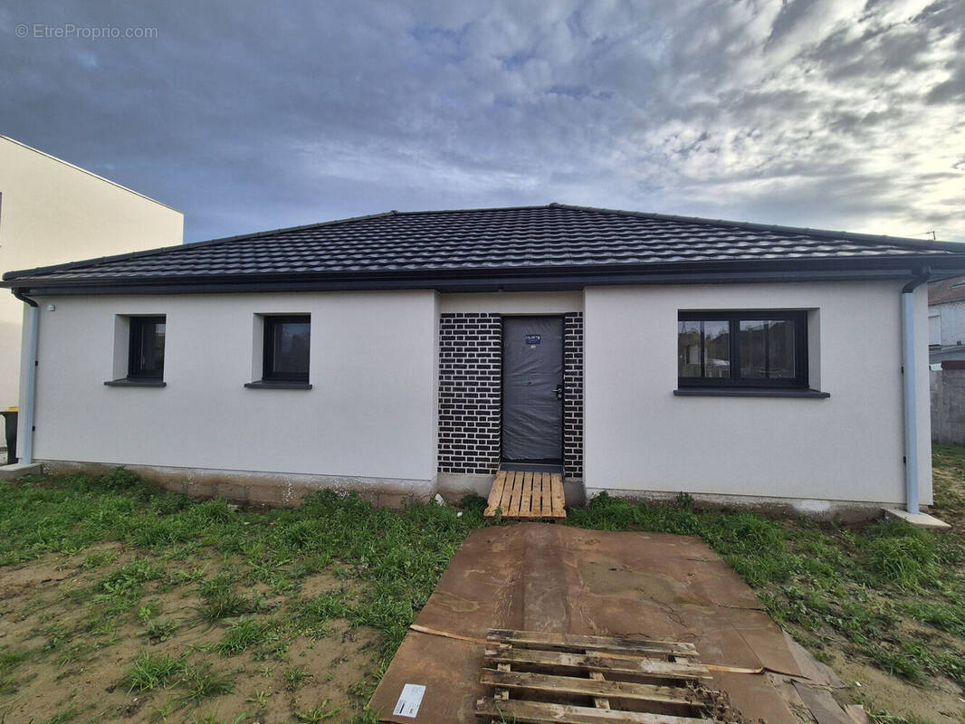 Photo 1 - Maison à ANNEZIN