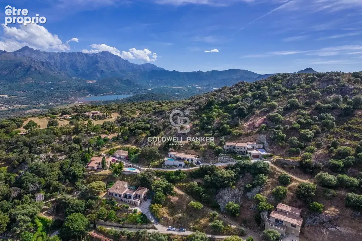 Monticello - Terrain constructible avec permis - vue mer , village & montagne - photo 5