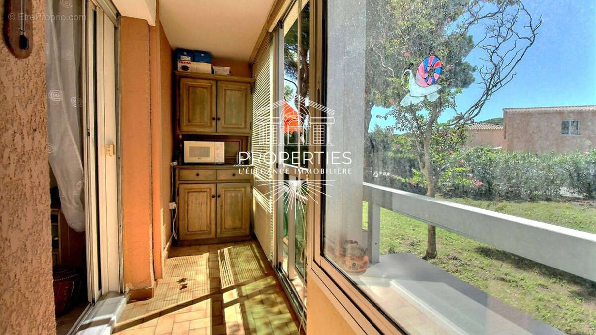 Appartement à BORMES-LES-MIMOSAS