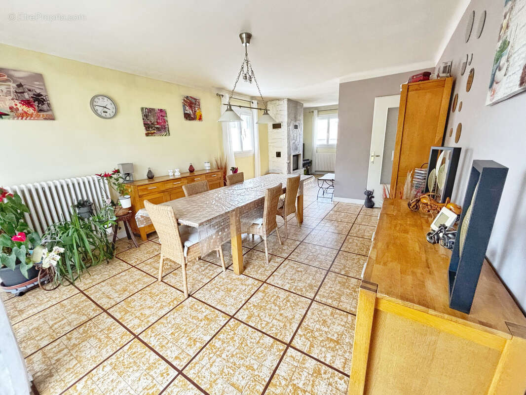 Maison à DIEMOZ