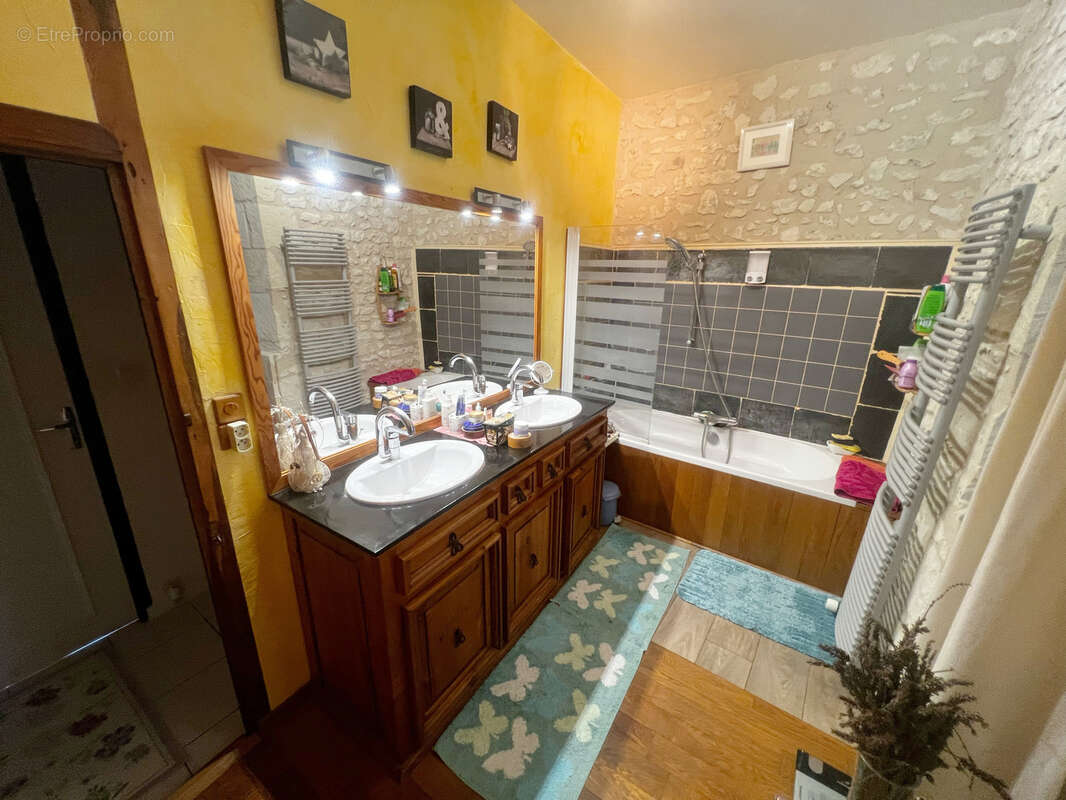 Maison à CHATELLERAULT