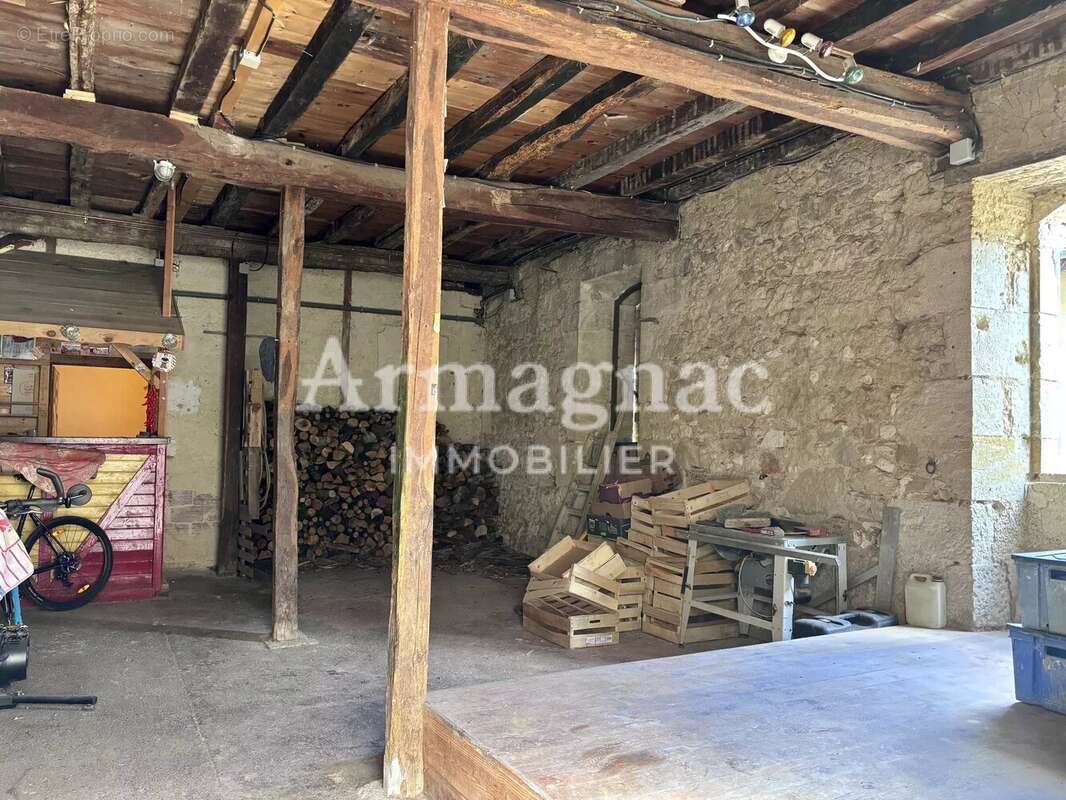 Maison à VIC-FEZENSAC