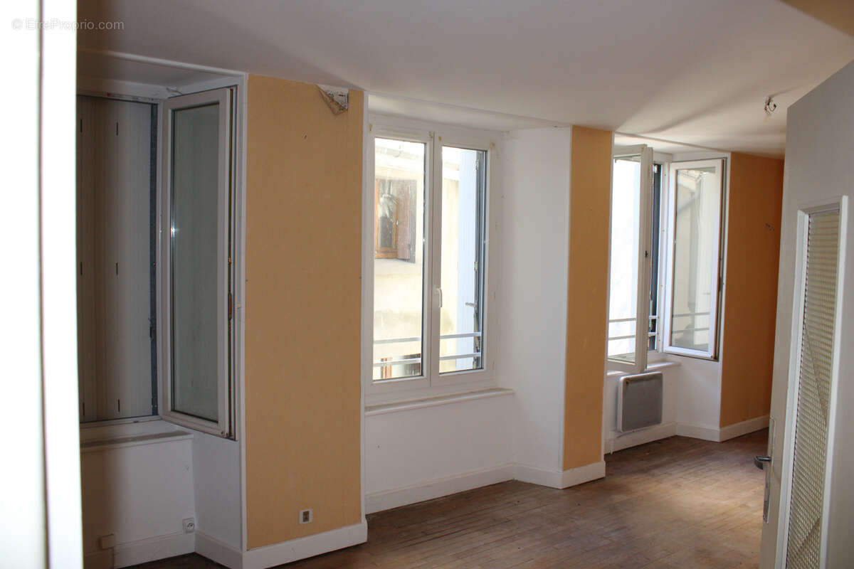 Maison à RIOM-ES-MONTAGNES