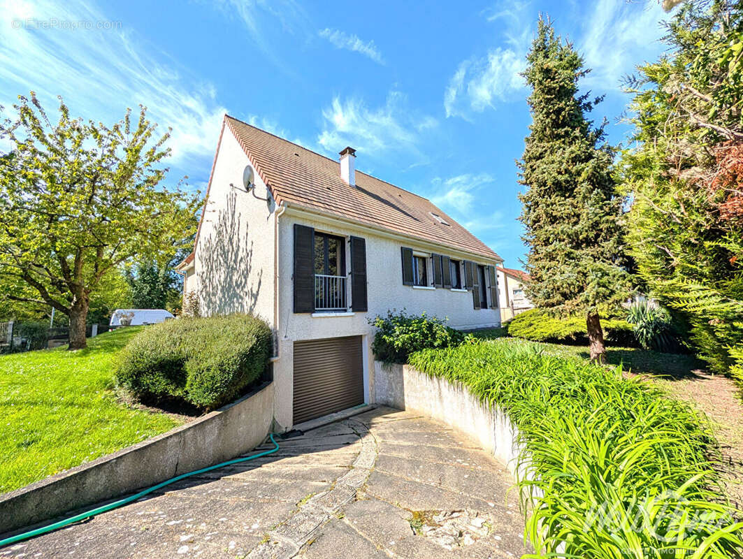 Maison à PONTOISE