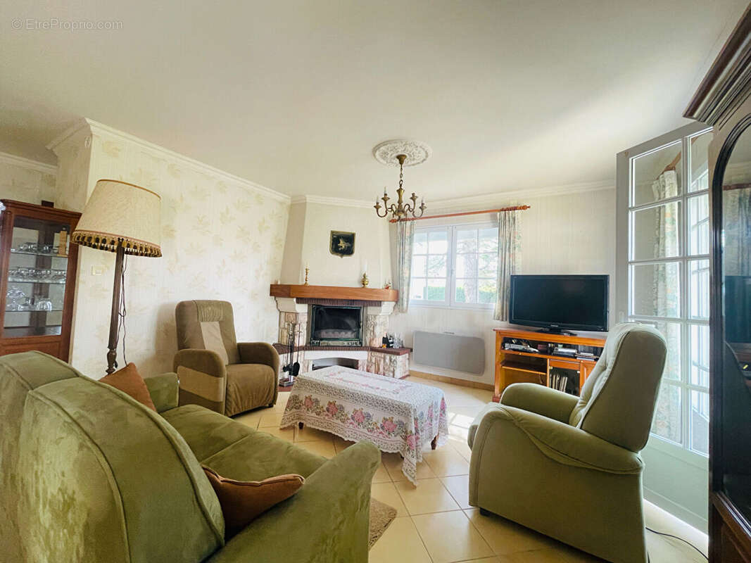 Maison à COMMEQUIERS