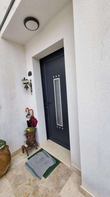 Maison à CUGES-LES-PINS