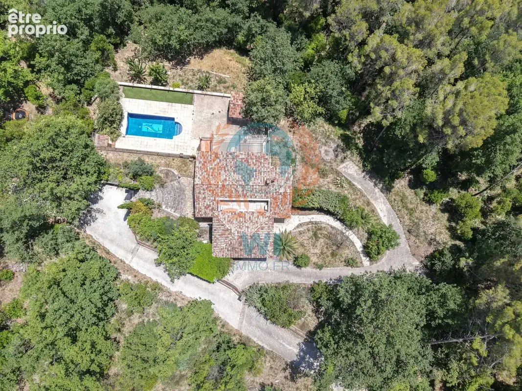 Photo Maison à Figanieres au prix de 430 000€