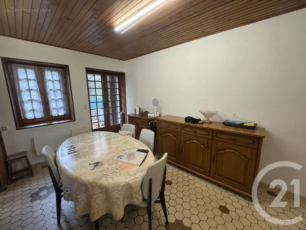 Maison à CHATEAUNEUF-VAL-DE-BARGIS