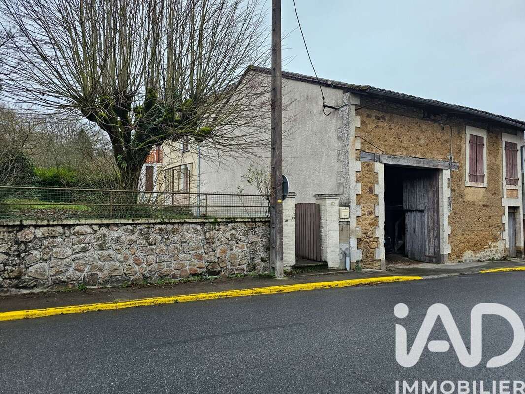 Photo 2 - Maison à ROCHECHOUART