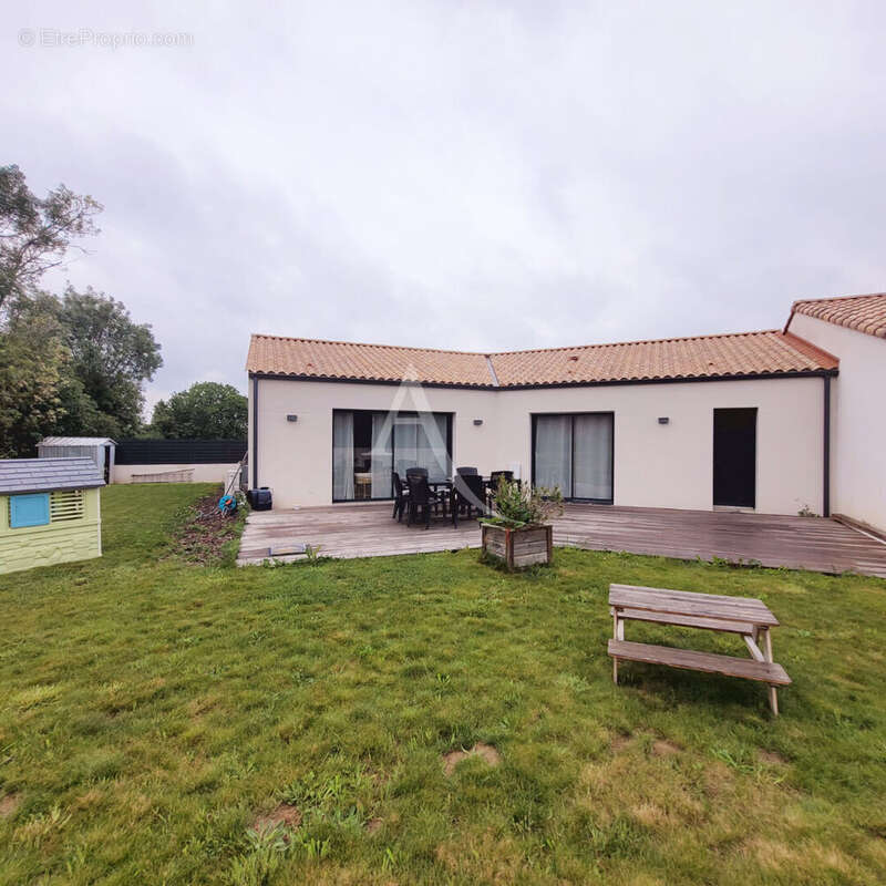 Maison à LA BOISSIERE-DES-LANDES