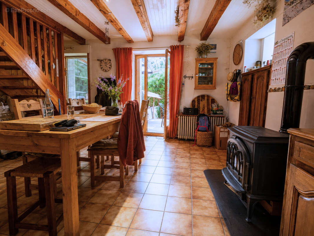 Charmante maison mitoyenne au calme avec jardin - photo 3