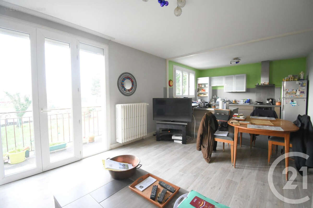 Maison 108 m² à Cusset  - photo 2