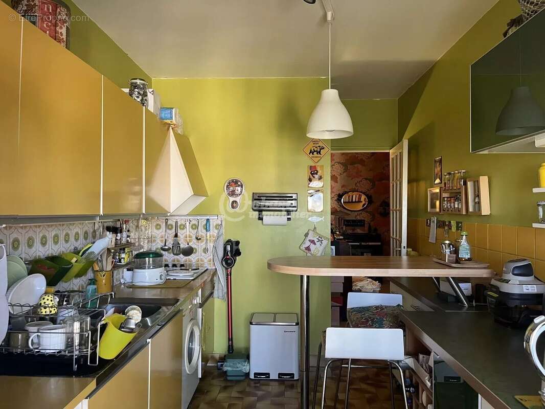 Appartement à MARSEILLE-5E