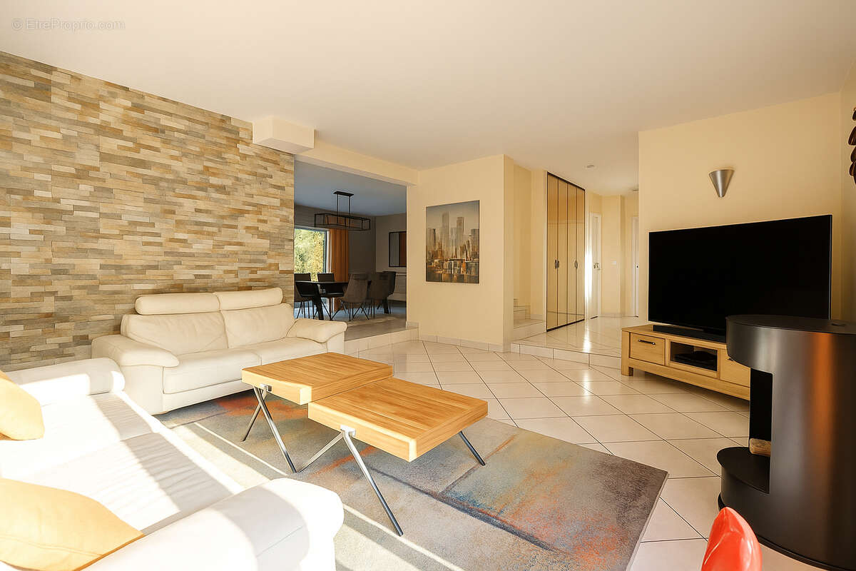 Maison à NEAUPHLE-LE-CHATEAU