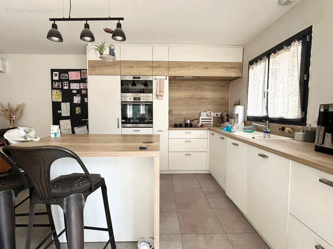 Maison à SAINT-QUENTIN-LA-POTERIE