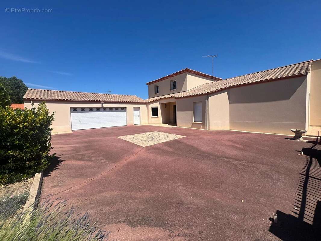 Propriété  Jard Sur Mer 7 pièce(s) 232 m2 - photo 17