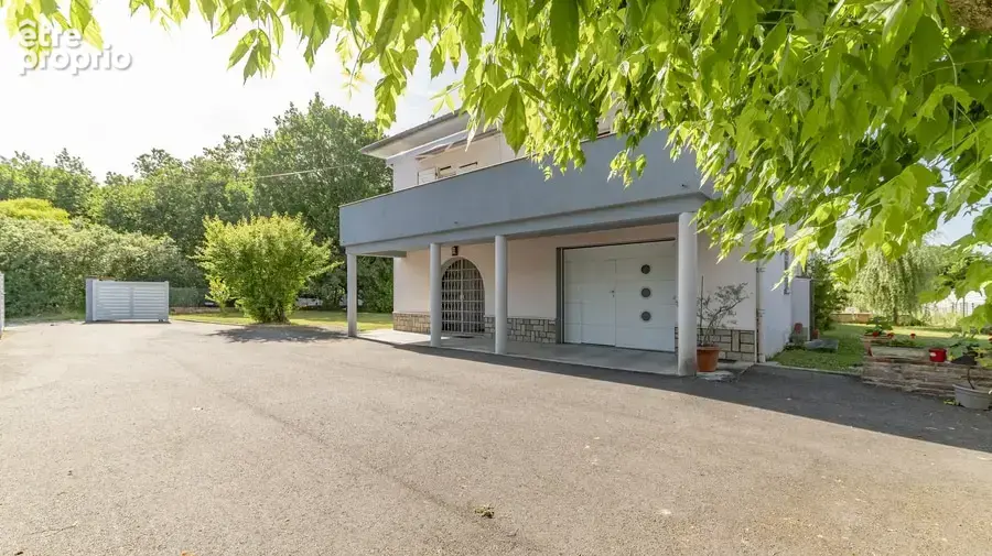 MONTAUBAN - Maison T4 de 110 m2 sur sous-sol complet sur terrain de 3 714 m2 avec piscine. - photo 2