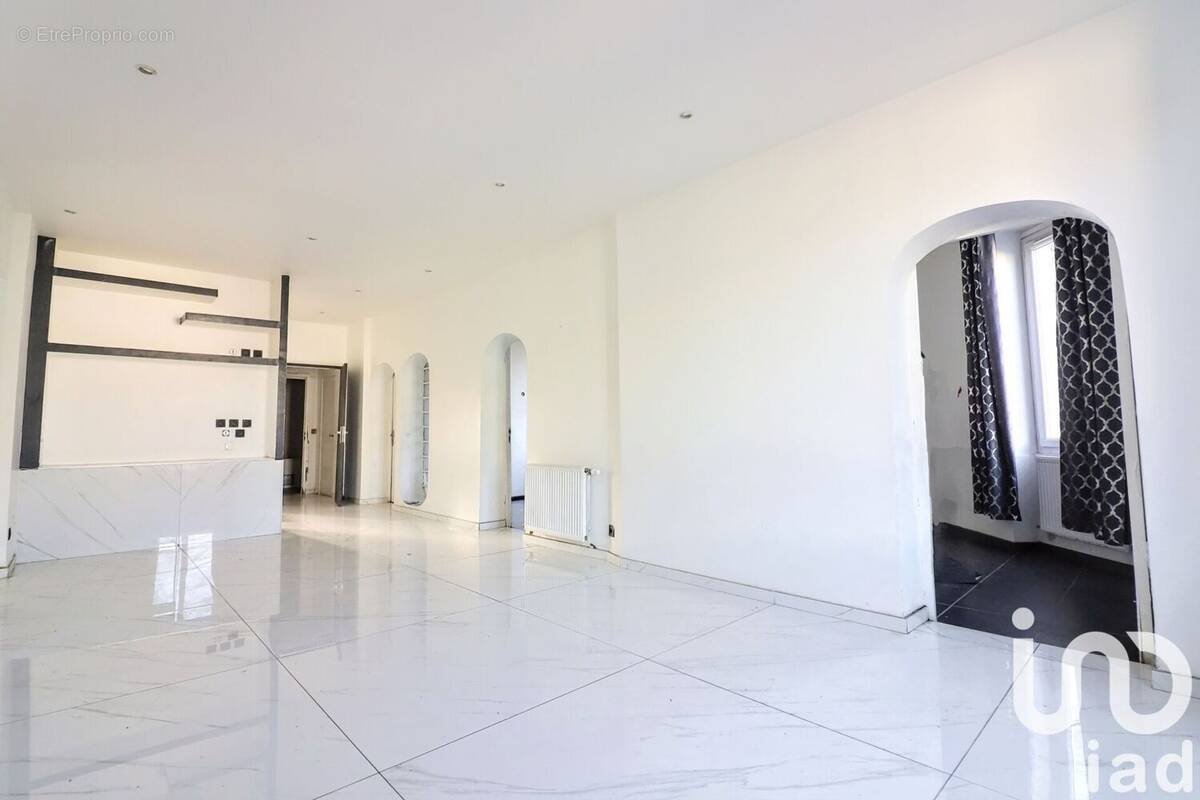 Photo 1 - Appartement à LYON-8E