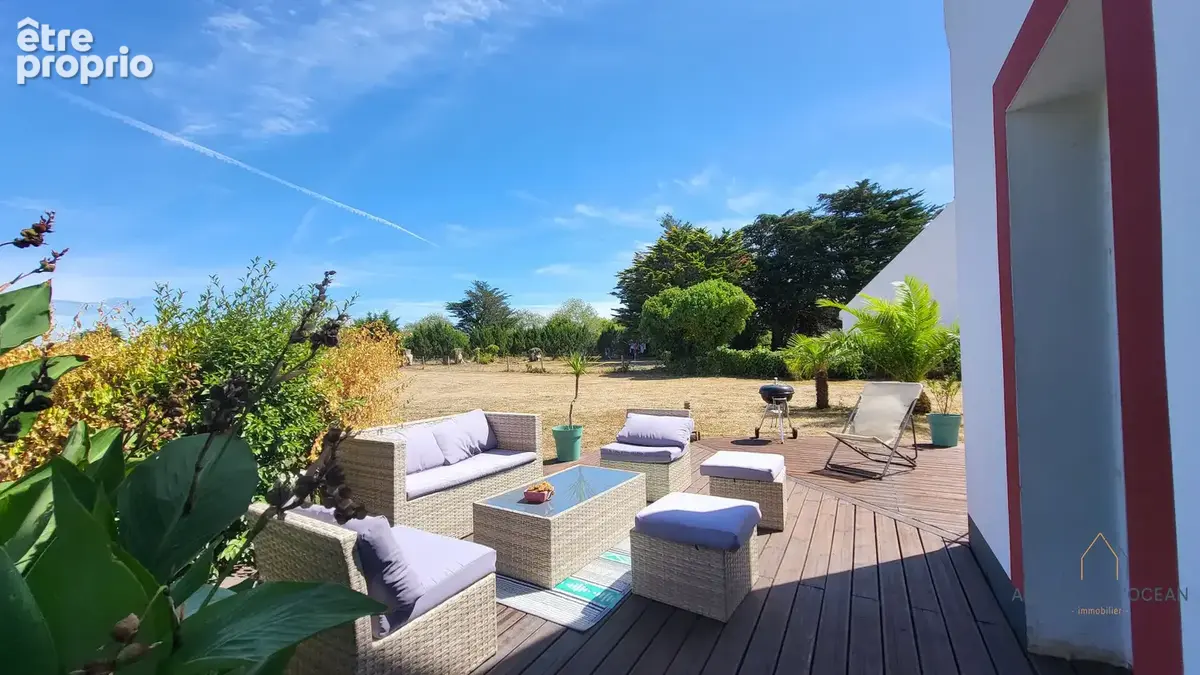 Maison à vendre à Le Palais : vue dégagée, terrain de 1 800 m² et suite parentale - photo 12