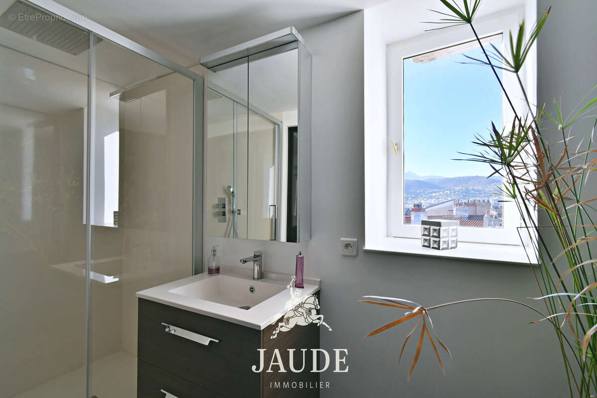 Appartement de caractère de 207 m2 en dernier étage avec vues dégagées   Plateau Central, Clermont-Ferrand - photo 8