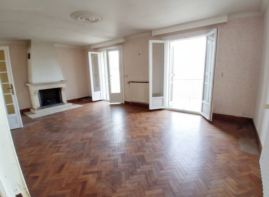 Maison à LA CHARTRE-SUR-LE-LOIR