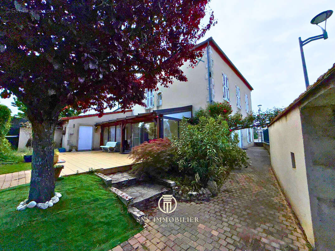 Maison à BROUT-VERNET