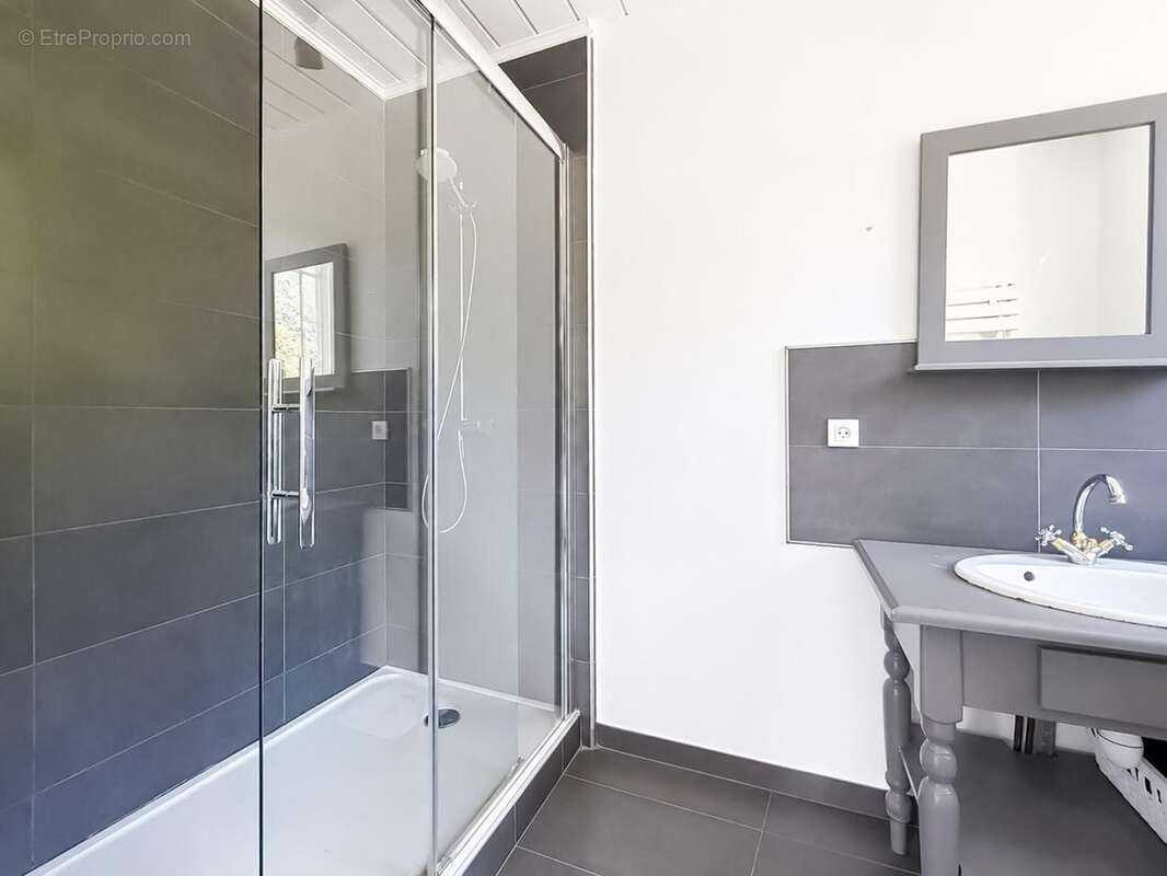 Propriété 7 pièces d'exception 380m2 avec terrain à construire 1000M2 sur les hauteurs de Collonges-sous-Salève – Calme, Vue Jur - photo 18