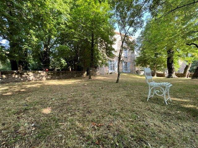 À vendre   Château de Rogues, un bien d'exception chargé d'histoire - photo 18