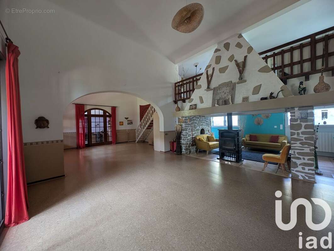 Photo 3 - Maison à ARLES-SUR-TECH