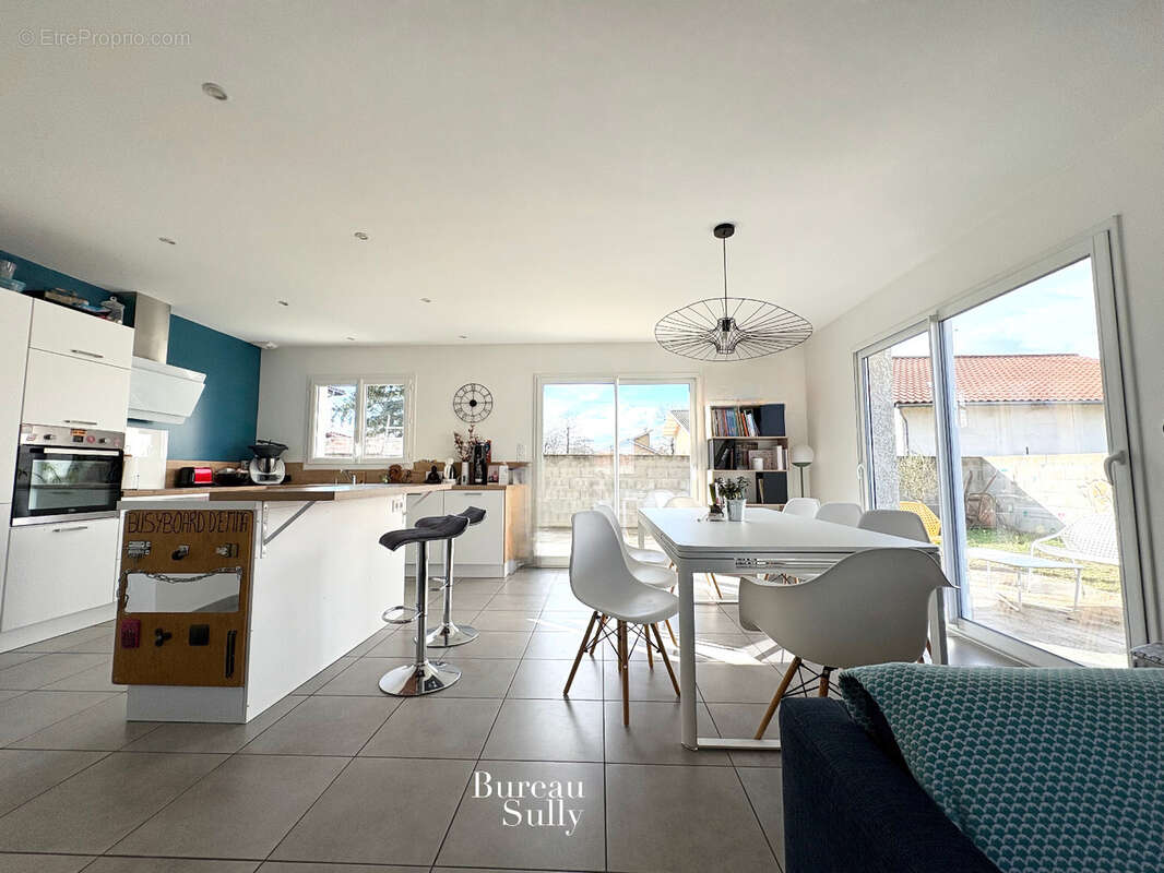 Maison à MONTMERLE-SUR-SAONE