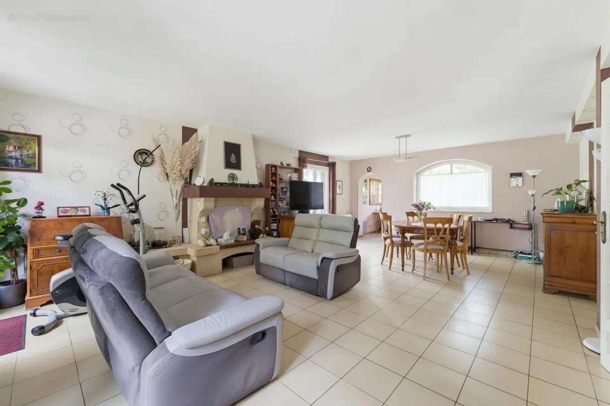 Maison familiale 7 pièces à Sadirac avec piscine - photo 4
