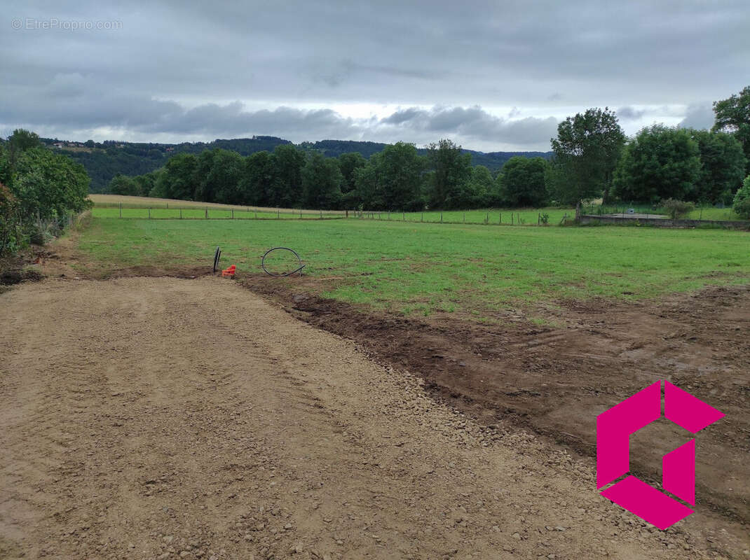 Terrain à YSSINGEAUX