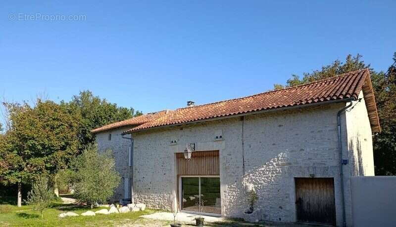 Maison à CHASSENEUIL-SUR-BONNIEURE