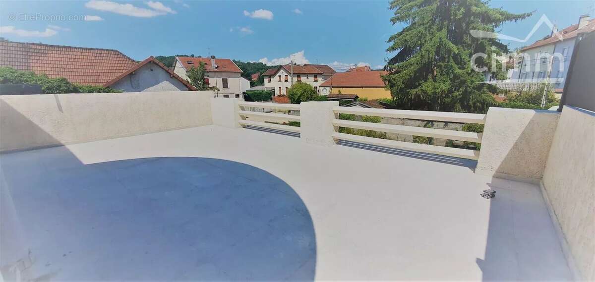 Appartement à LA TOUR-DU-PIN