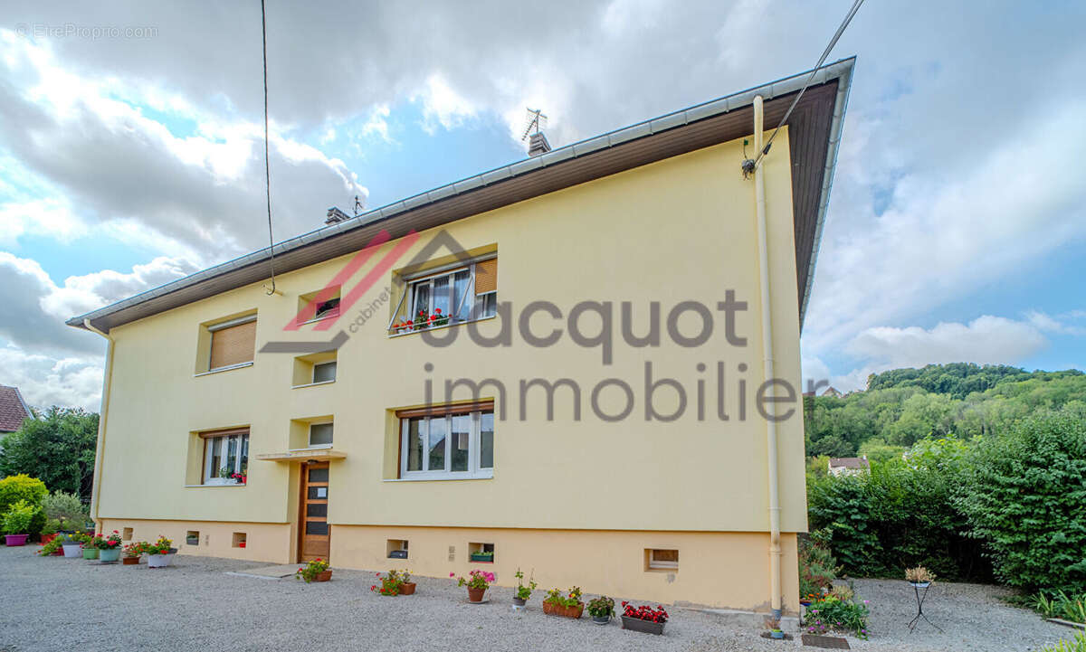 Appartement à LONS-LE-SAUNIER