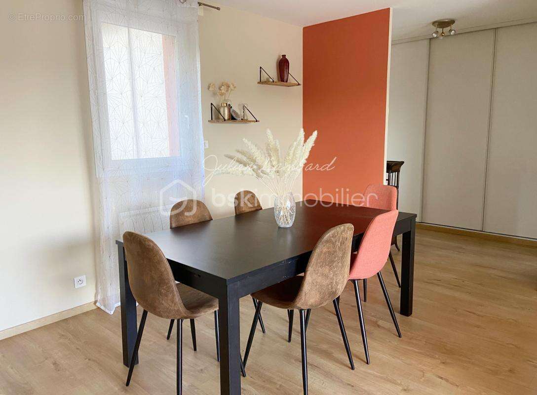 ROUEN DOCKS – Appartement T4 de 81 m² – Dernier étage – Terrasse 35 m² – Box double – Aucun travaux - photo 2