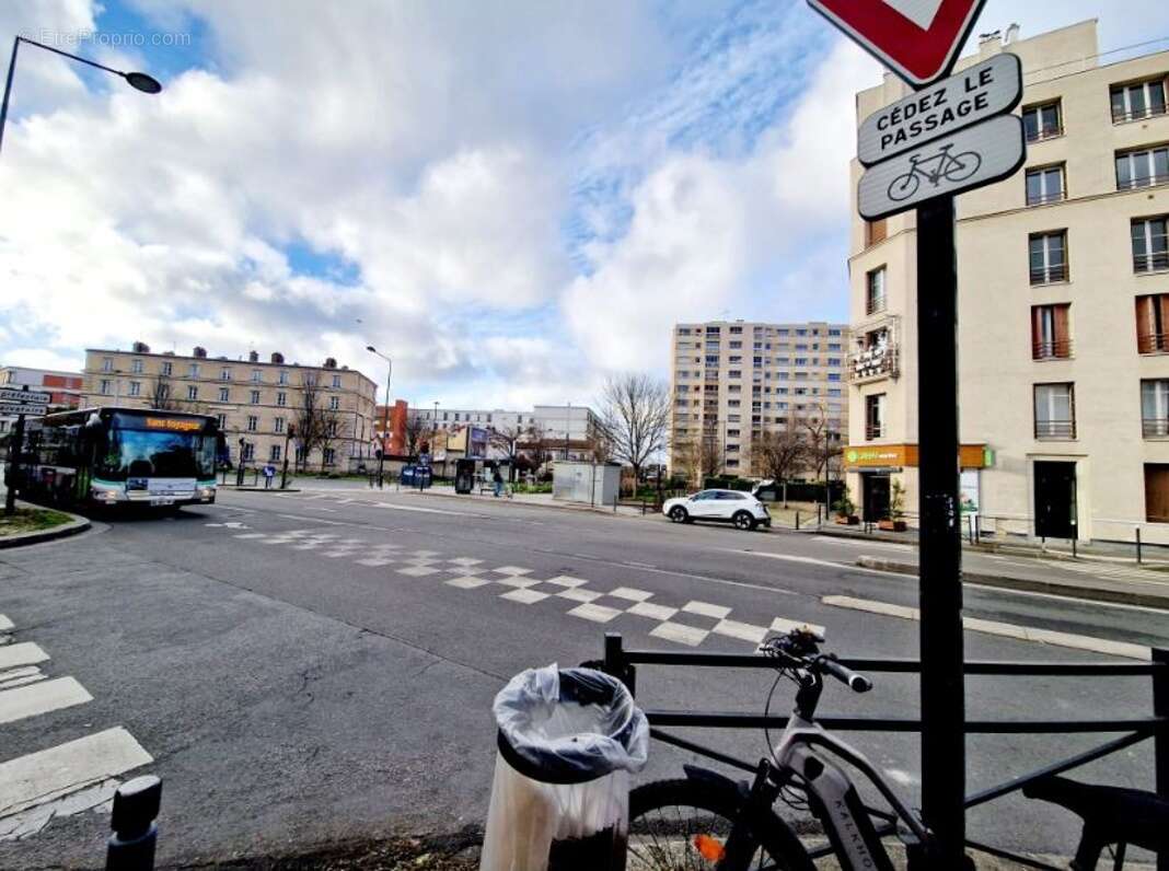 Commerce à SAINT-DENIS